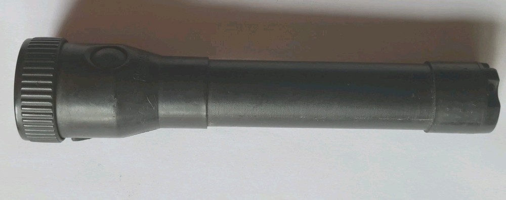 Streamlight Black Polystinger Flashight (NO BATTERY OR CHARGER). USED.