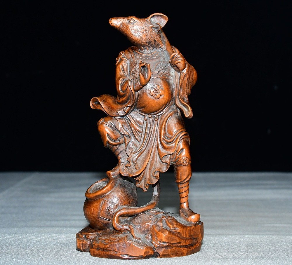 Exquisite Small Leaf Boxwood Mouse Ornament