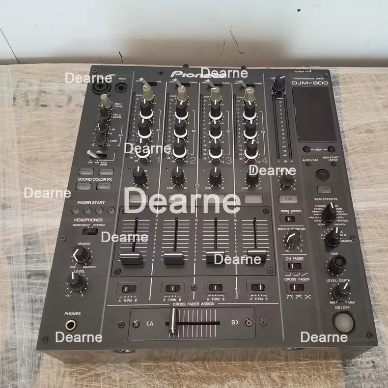 Pioneer DJM800 mixer