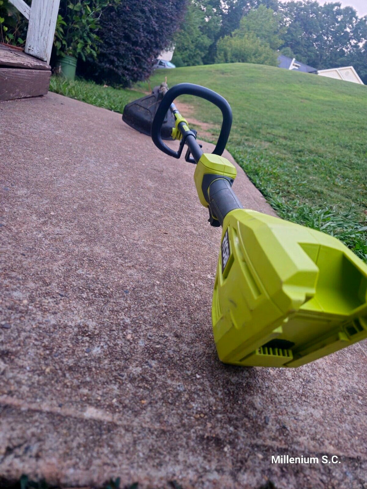 Ryobi RY40ST01K 40V 15" Expand-It Attachment Capable String Trimmer (TOOL ONLY)