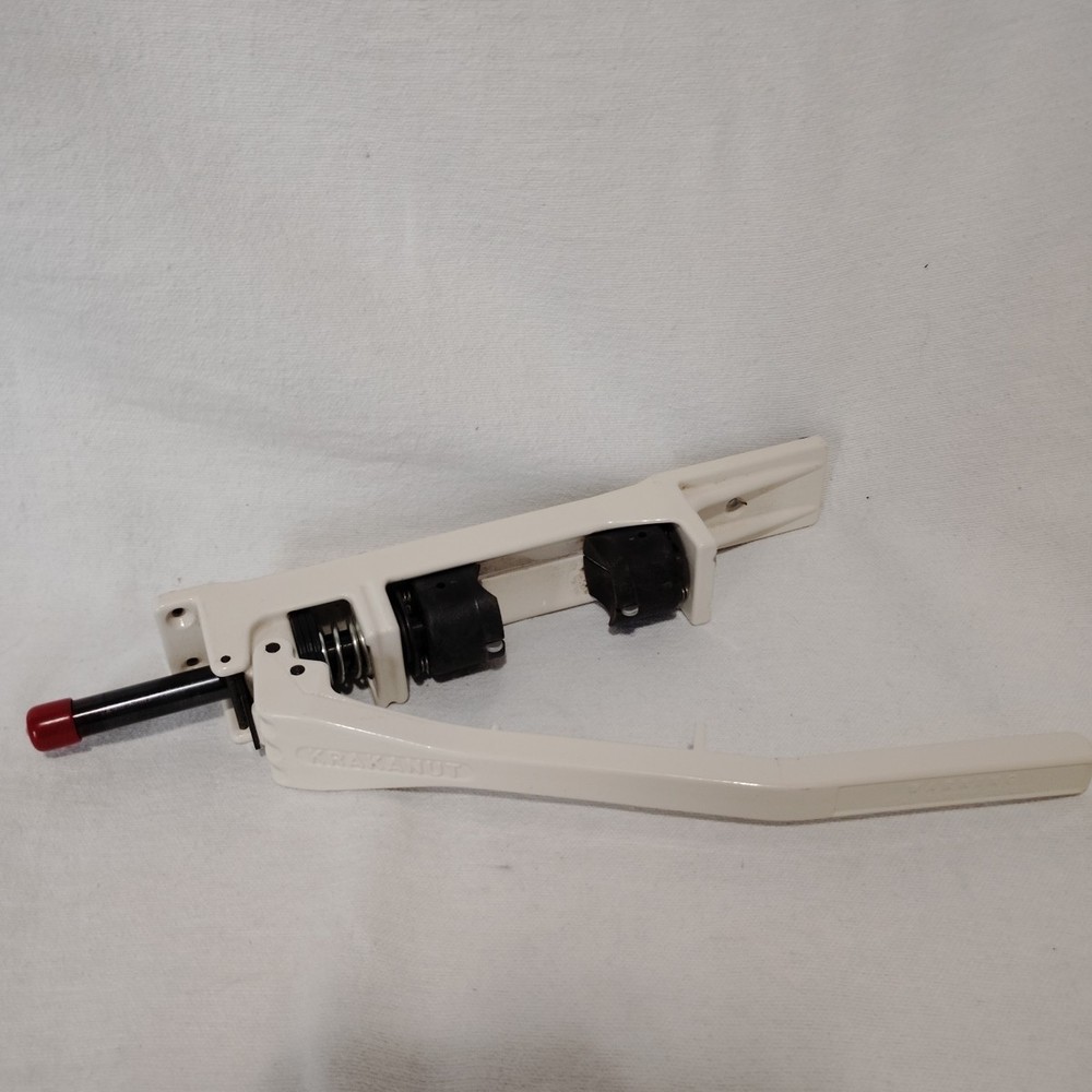 Krakanut Nutcracker Heavy Duty Adjustable Nut Cracker