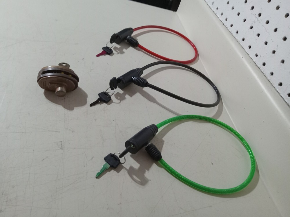 3 Gun Cable Locks And 1 Gun Trigger Lock