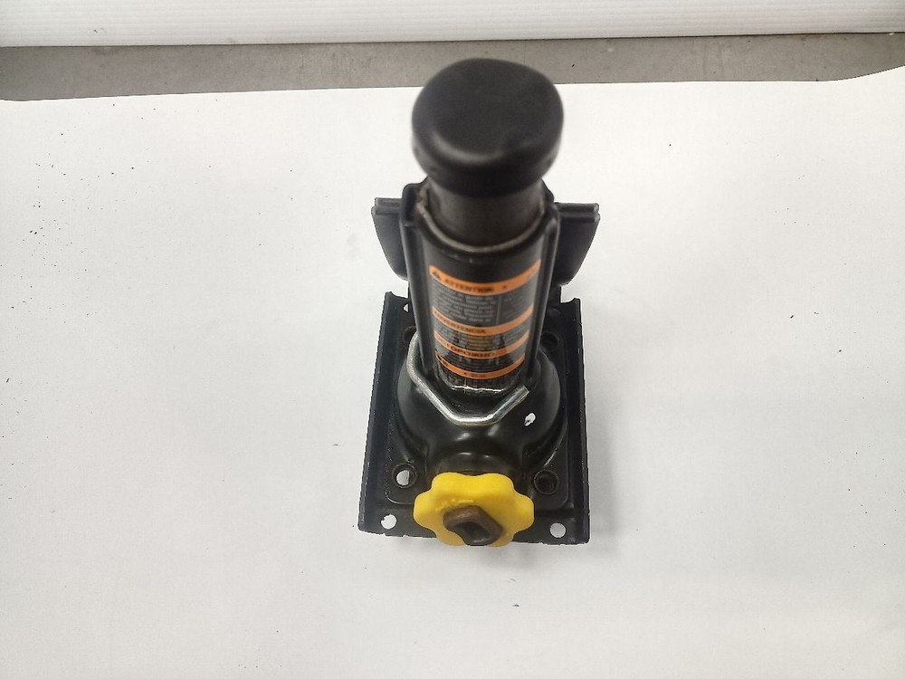 2015 SIERRA1500 Jack and Tools 12480498