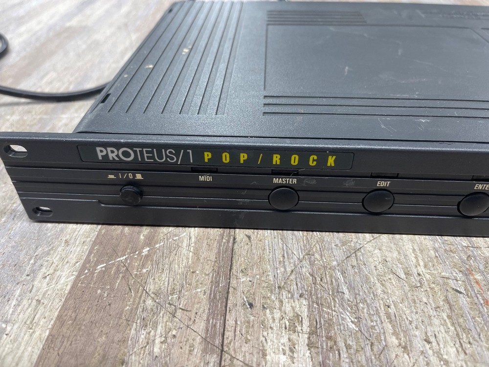 E-MU Proteus 1 Rock/Pop Model 9010.