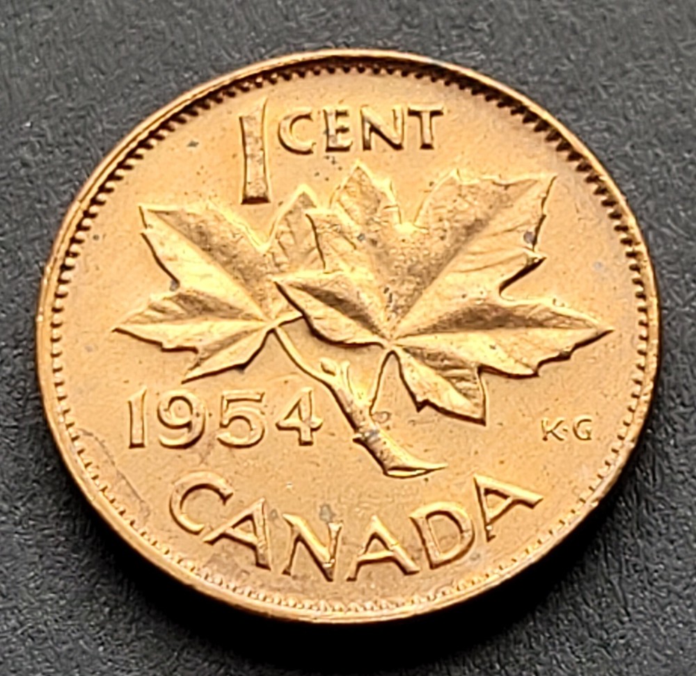 *** CANADA  ONE  CENT  1954  HANGING  4 ***  90% RED  AVERAGE ***