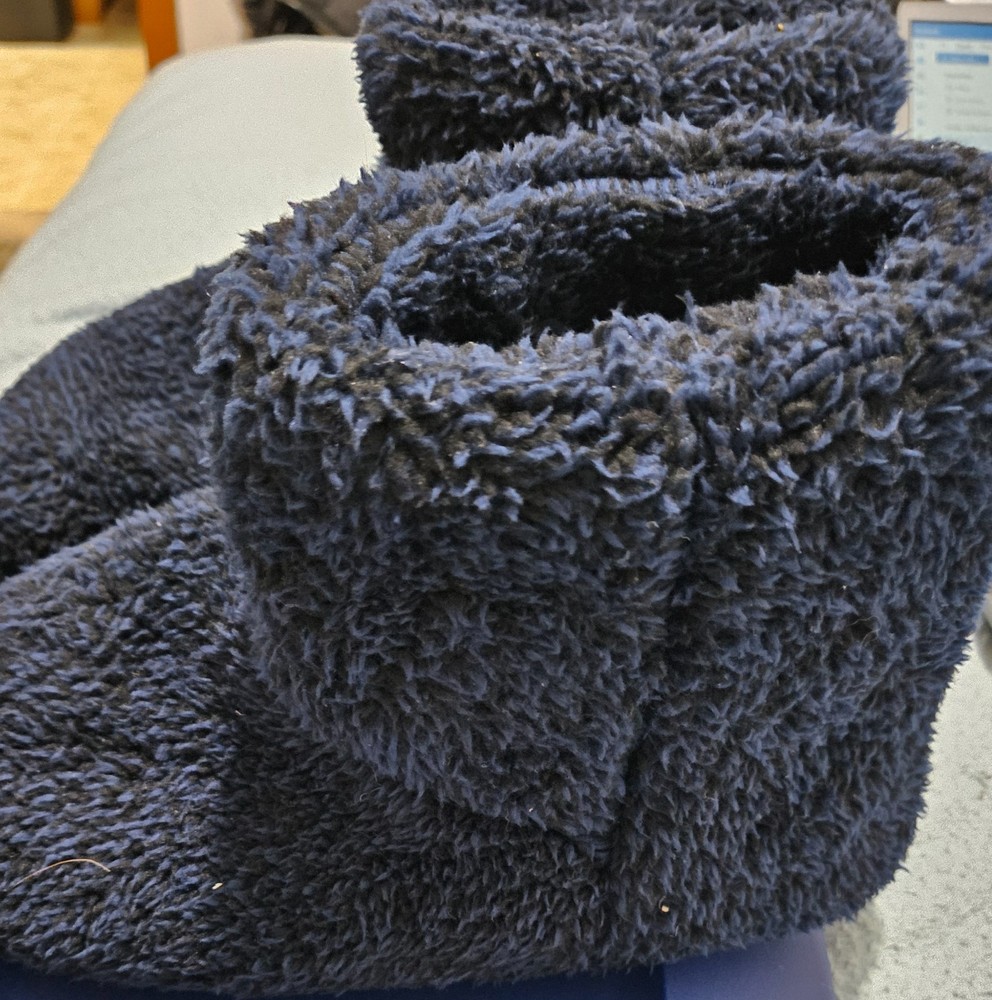 Mem's soft Slipper boots. Size 7