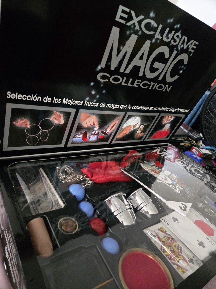 Exclusive MAGIC Collection ( Includes Instructional DVD + Book ) *FAST SHIPPING*