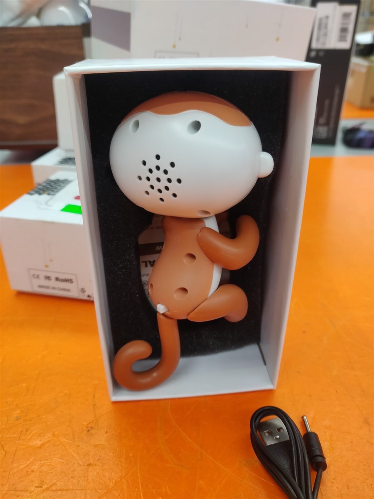 ⭐️⭐️⭐️⭐️⭐️Fingerlings Interactive Baby Sloth