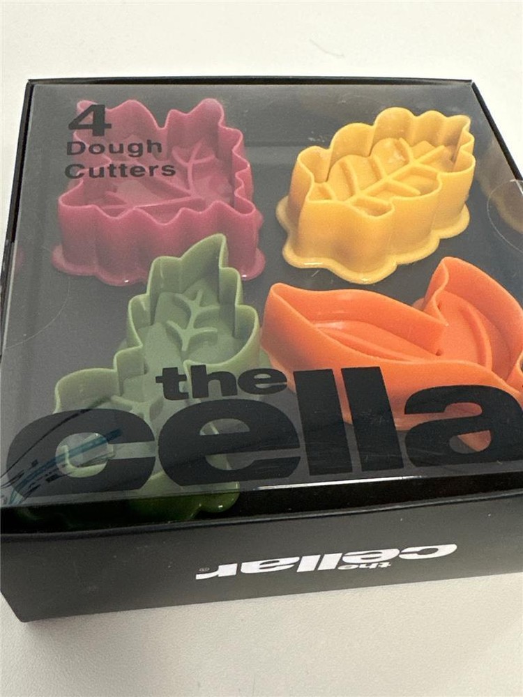 ~^ The Cellar 4 Dough Cutters 4 Leaf-Shaped Cutters