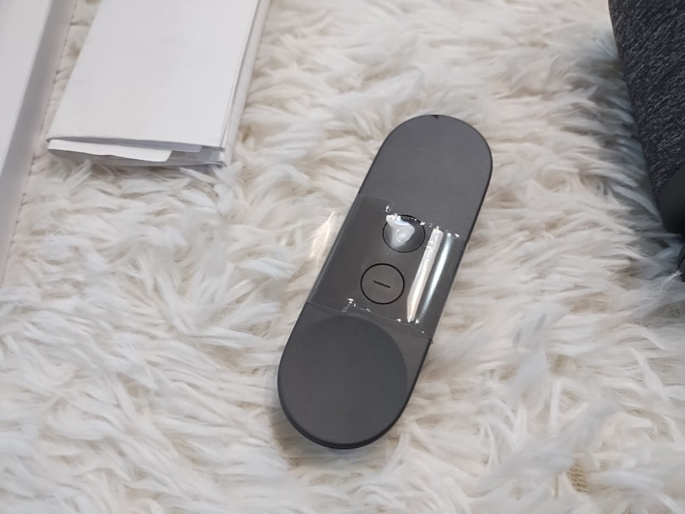 Google DAYDREAM VIEW + Remote GA00204-US (Android, 2016, Charcoal) **COMPLETE**