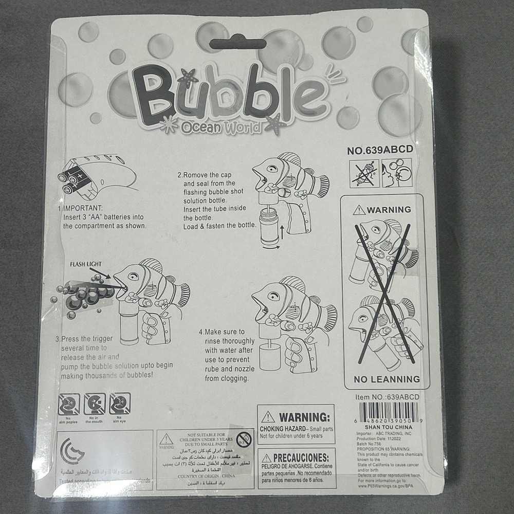 Ocean World Bubble Blower Toy Fish w/ Lights & Sound + Bubble Solution - Orange