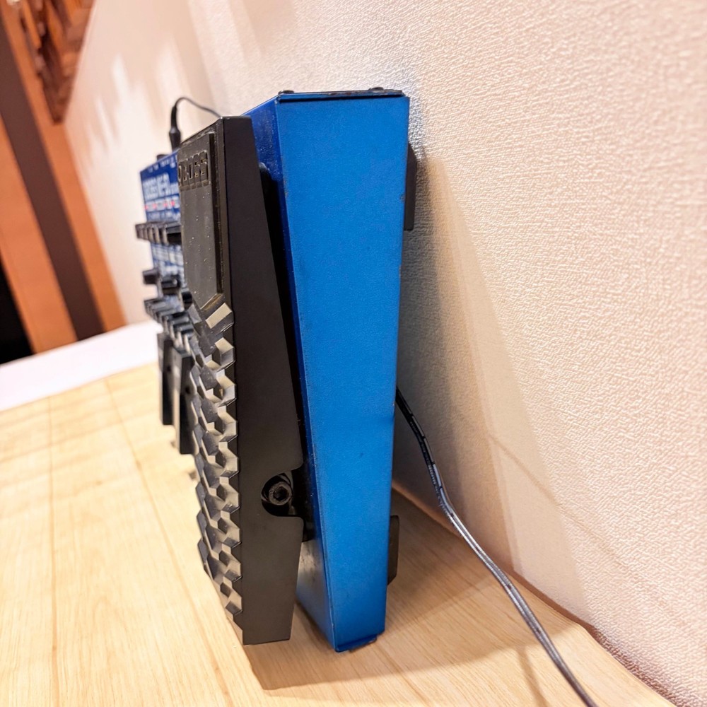 BOSS ME-50 Guitar Multi-Effects Pedal Processor Distortion Modulation Delay Test