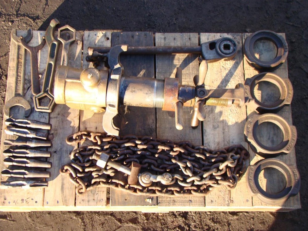 Mueller Decaturill Cat no. B Model no. 1 with Tooling
