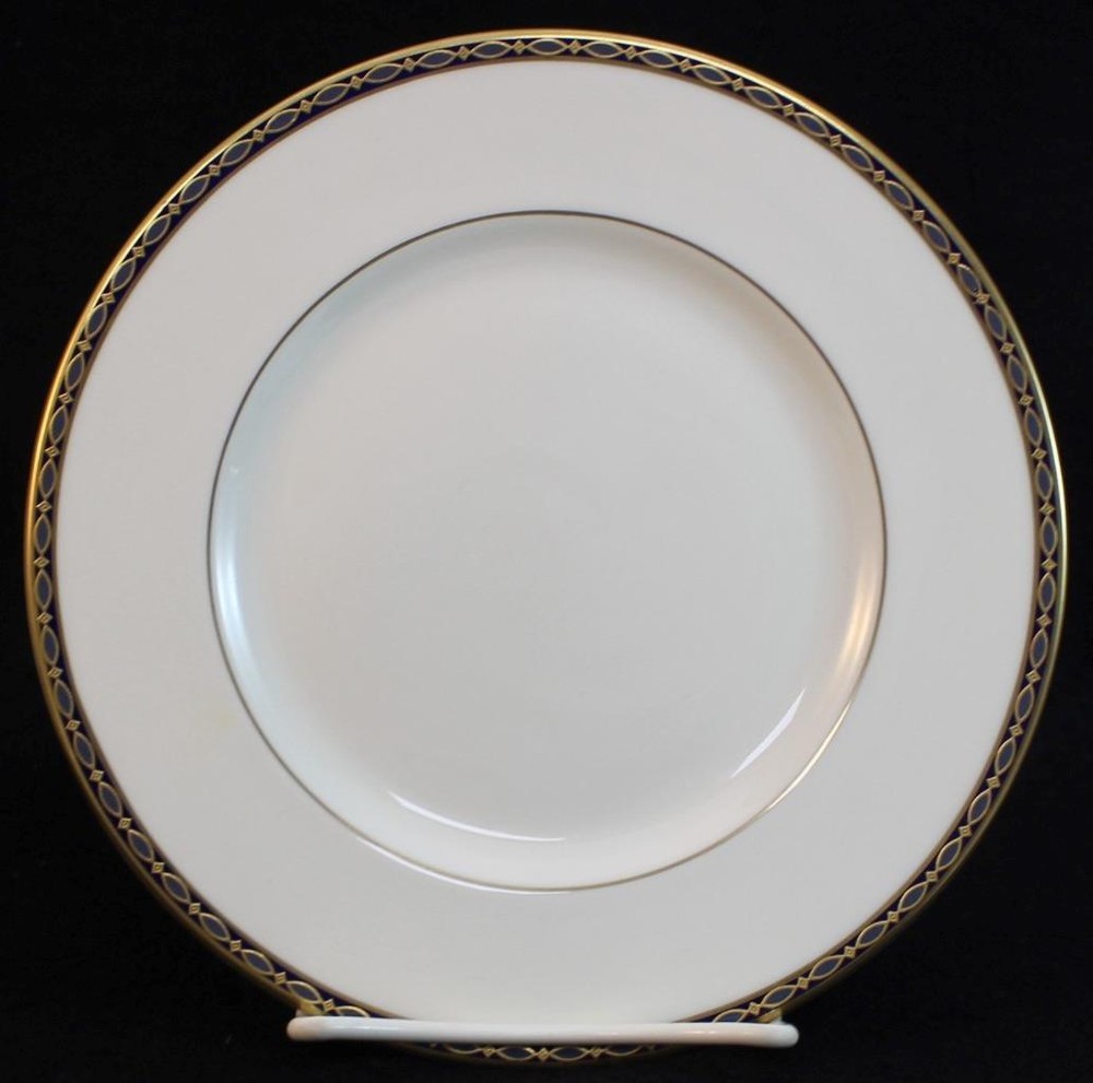 Minton ST JAMES 5-Piece Place Setting GREAT CONDITION