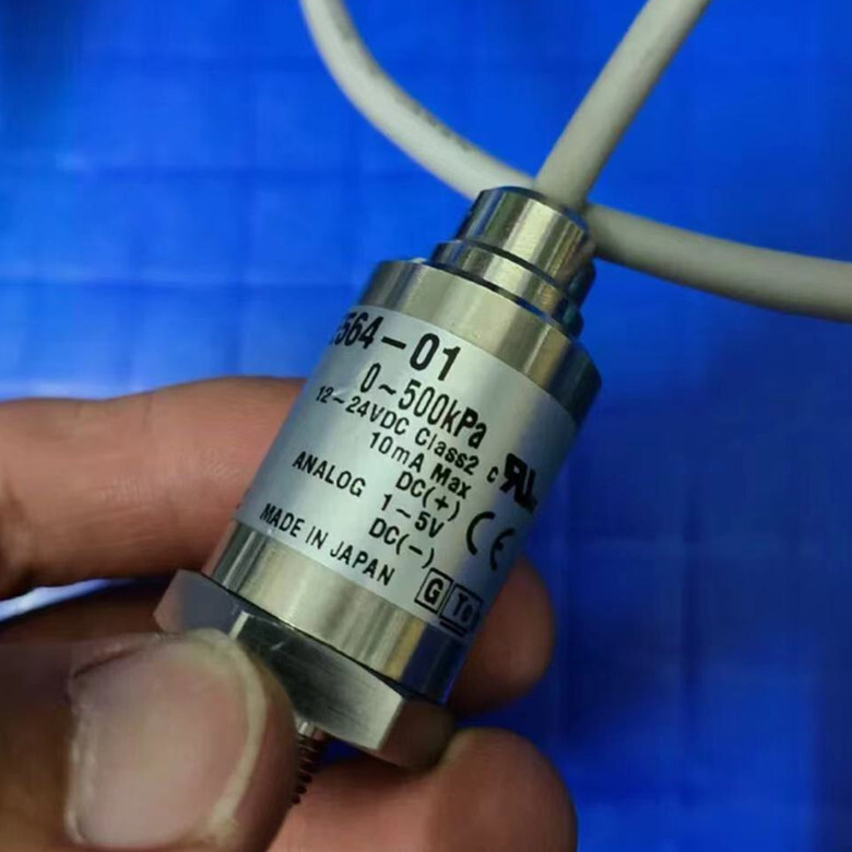 NEW SMC PSE564-01 pressure sensor