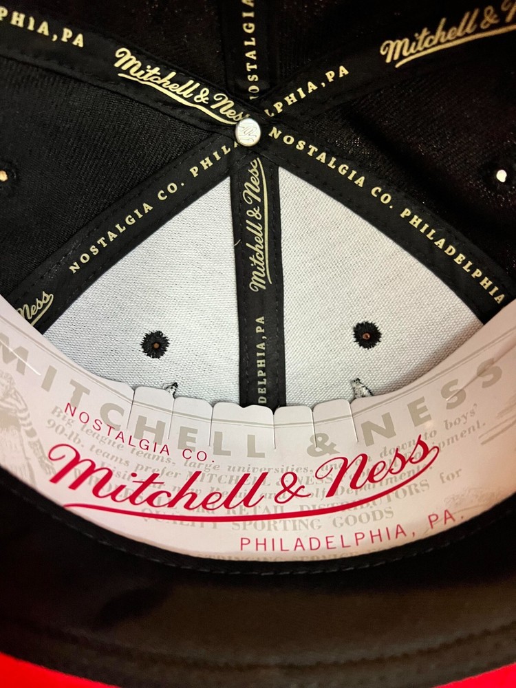 Mitchell & Ness NBA Chicago Bulls Reload 2.0 Cap Hat Black/Blue