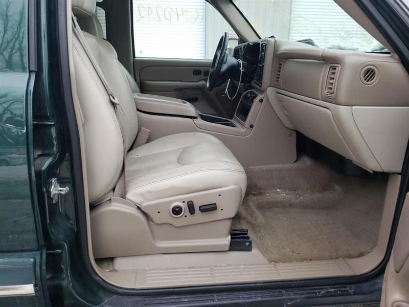 SUBURBN15 2004 Headrest 359448