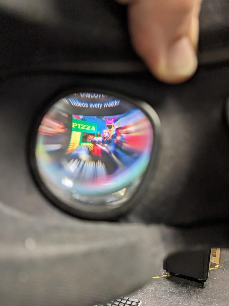 OCULUS QUEST 1 128GB VIRTUAL REALITY HEADSET - (NO CONTROLLERS)
