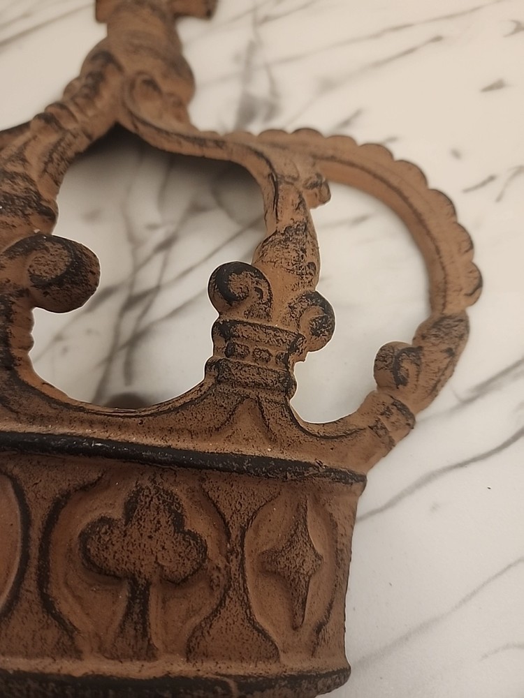 Cast Iron Rust Crown 12" Hanging Wall Decoration