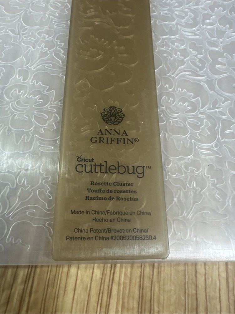 ROSETTE CLUSTER Anna Griffin Embossing Folder & Border Rose Cuttlebug