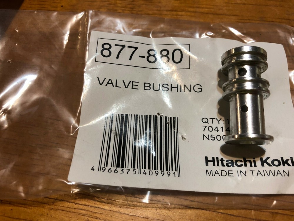 Hitachi Valve Bushing 877880