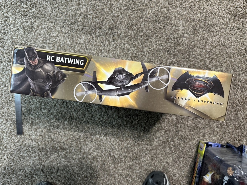 RC Batwing / Drone / Batman v Superman / New Air Hogs / Remote Control DC