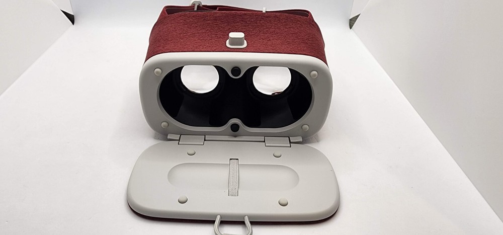 Google Daydream View VR Headset - Excellent Condition - Cleaned and Sanitized