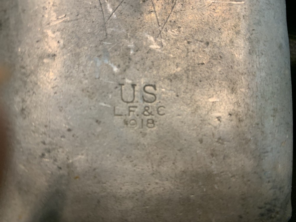 WWI US Army Metal canteen with chain
