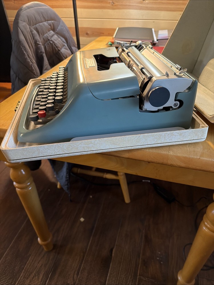 Vintage Olivetti Underwood Studio 44 With Case - 1960s - Works Needs Maintenance