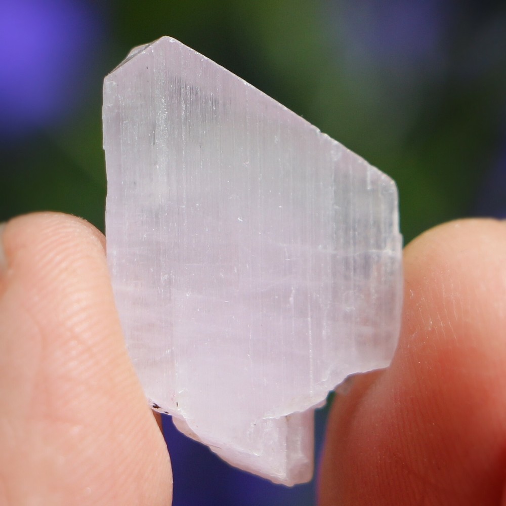 Mineral Specimen: Kunzite (KNZ94)