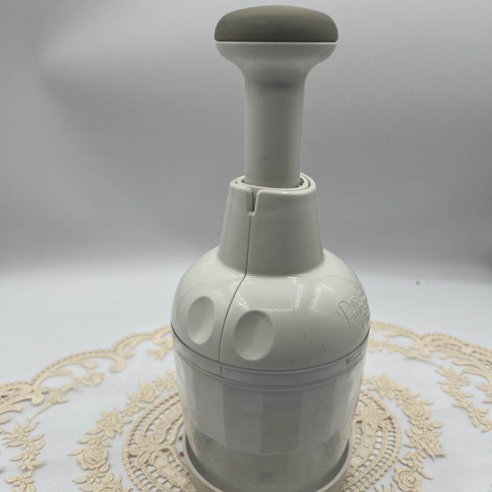 Pampered Chef Push Function Food Chopper - White VGC Clean!