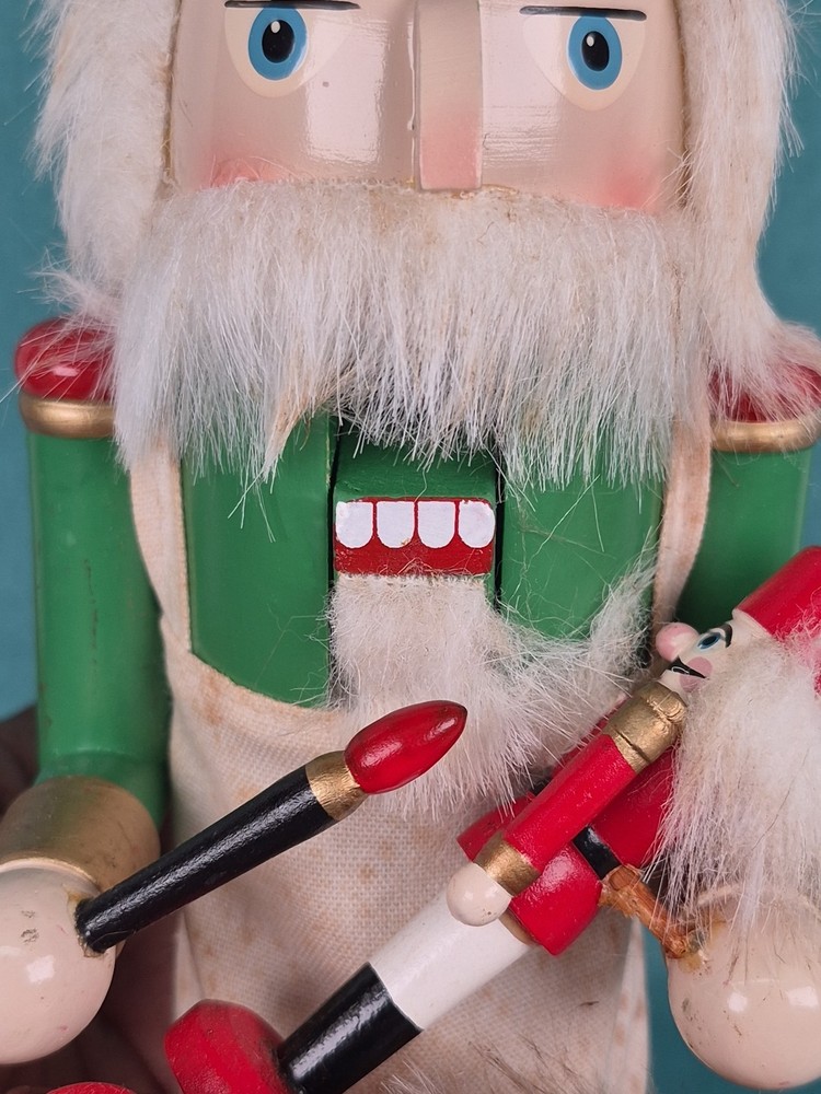 15" Nutcracker Craftsman Making Small Nutcrackers ~ Unbranded