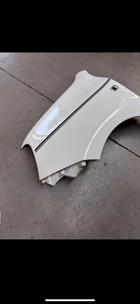 Renault Twingo 3 left wing