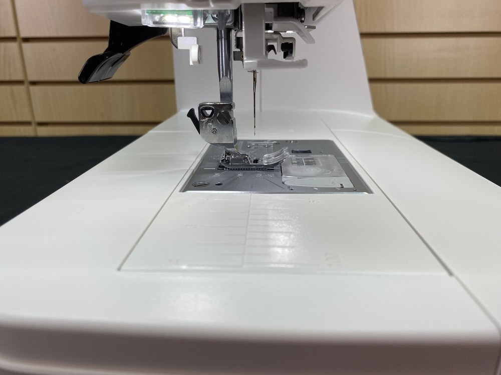 Janome Skyline S3 Anniversary Edition Computerized Sewing Machine - Pre-Owned ✅