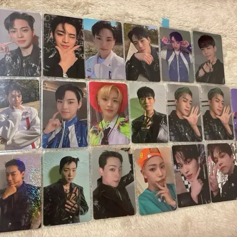 On & Off Photocard Collection Bundle