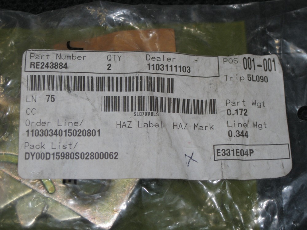 1- John Deere LATCH RE243884. NEW