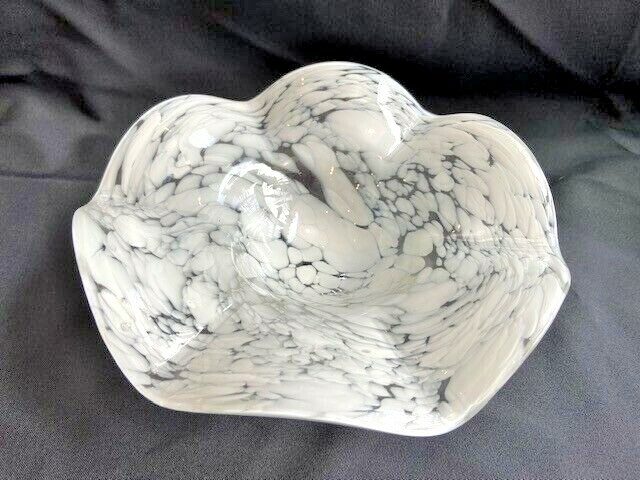 ART GLASS HAND BLOWN WHITE FLUTED EDGE CANDY DISH SPECKLED