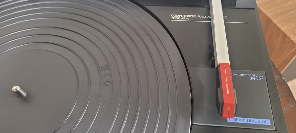Sansui P-L51 Computerized Linear Tracking Turntable Automatic with New Stylus.