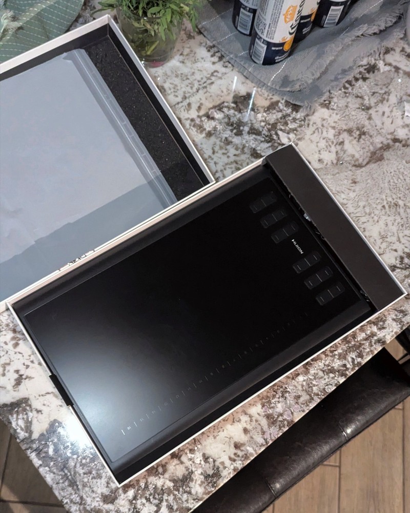 Huion H1060P Graphics Drawing Tablet (Read Desc)