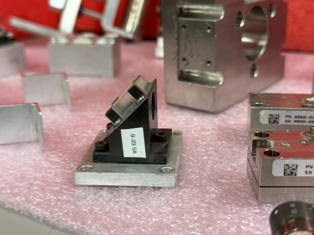 ASSORTED LOT NIKON INTERFEROMETER FLUORESCENCE FILTER CUBE NSR ASSEMBLY