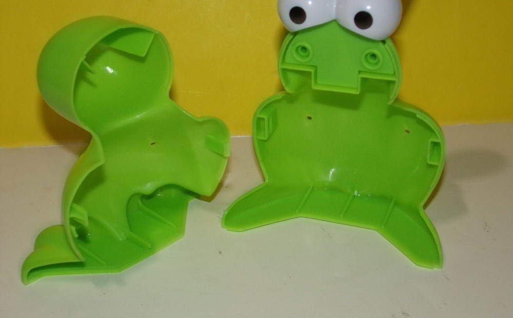 Big Chewy Nerds Candy Easter 7” Plastic Container Green w/ White Bunny Ears