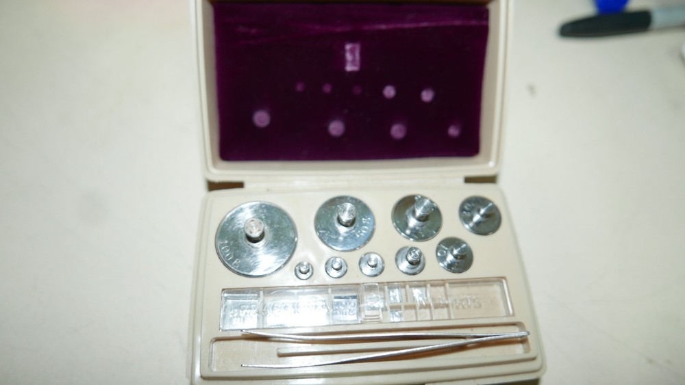 Ohaus 17 pc Precision Calibration Weight Set 1-100g & 10-500mg with Case