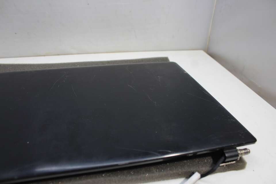 Samsung Laptop Model BA75-03590J Complete Screen Assembly