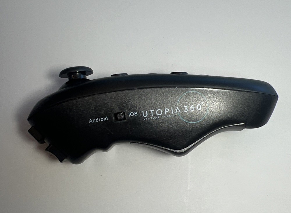 EMERGE UTOPIA 360 Virtual Reality 3D VR Headset W. Wireless Controller USED