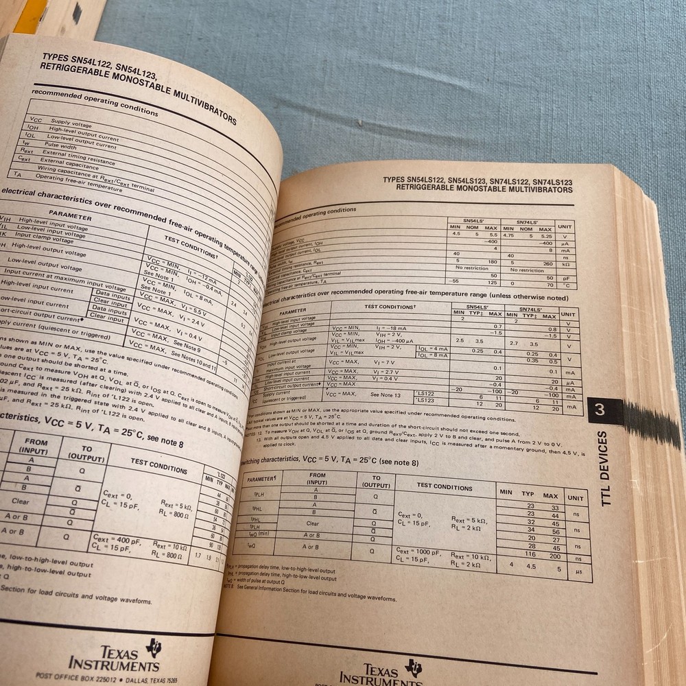 Book Lot Texas Instruments TTL Data V 2 Linear Circuits Field Logic Programmable