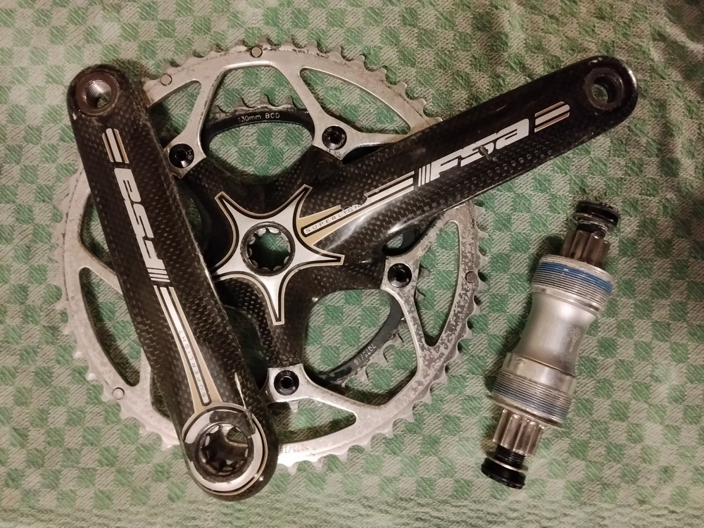 FSA SUPERLIGHT Carbon Crankset