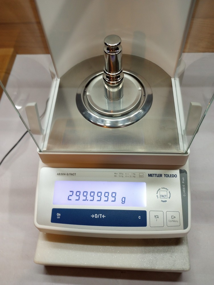 METTLER TOLEDO AB304-S/FACT ANALYTICAL BALANCE