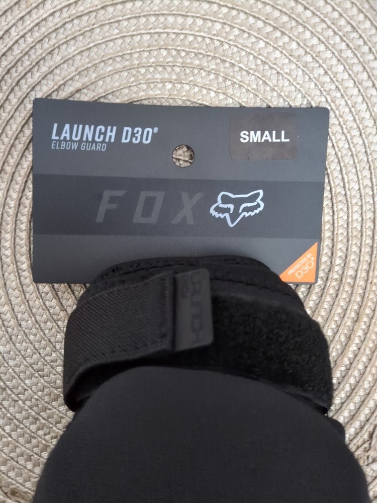 Fox Launch D30 Elbow Guard Black, Small, Pull On Easy To Use New