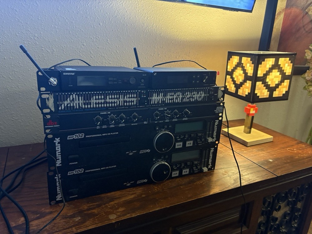 Alesis M-EQ 230 Dual 1/3 Octave Precision Equalizer