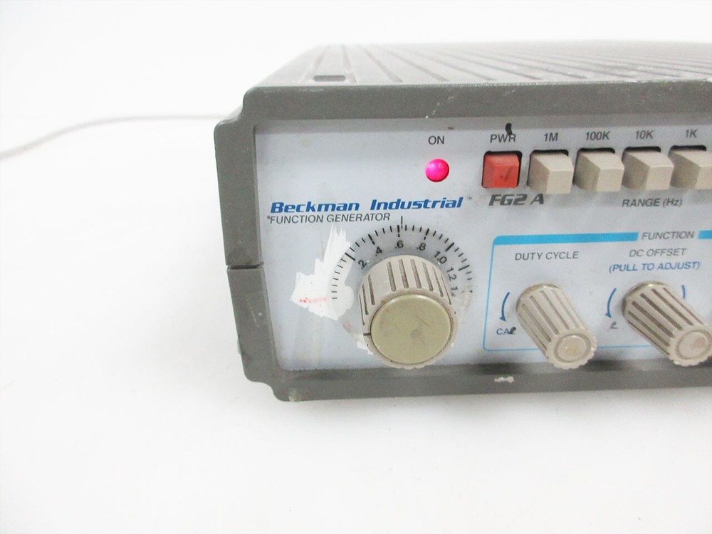 BECKMAN INDUSTRIAL FG2 A 2MHZ FUNCTION GENERATOR FG2A